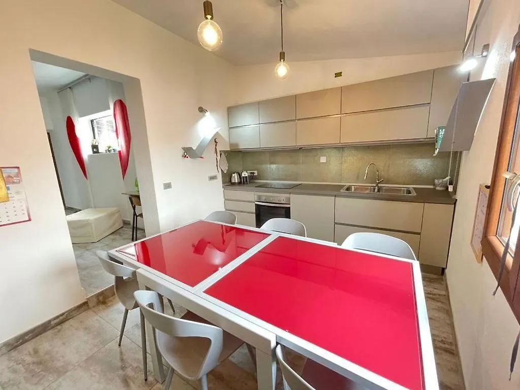 דירות בודוני H 51 Family House