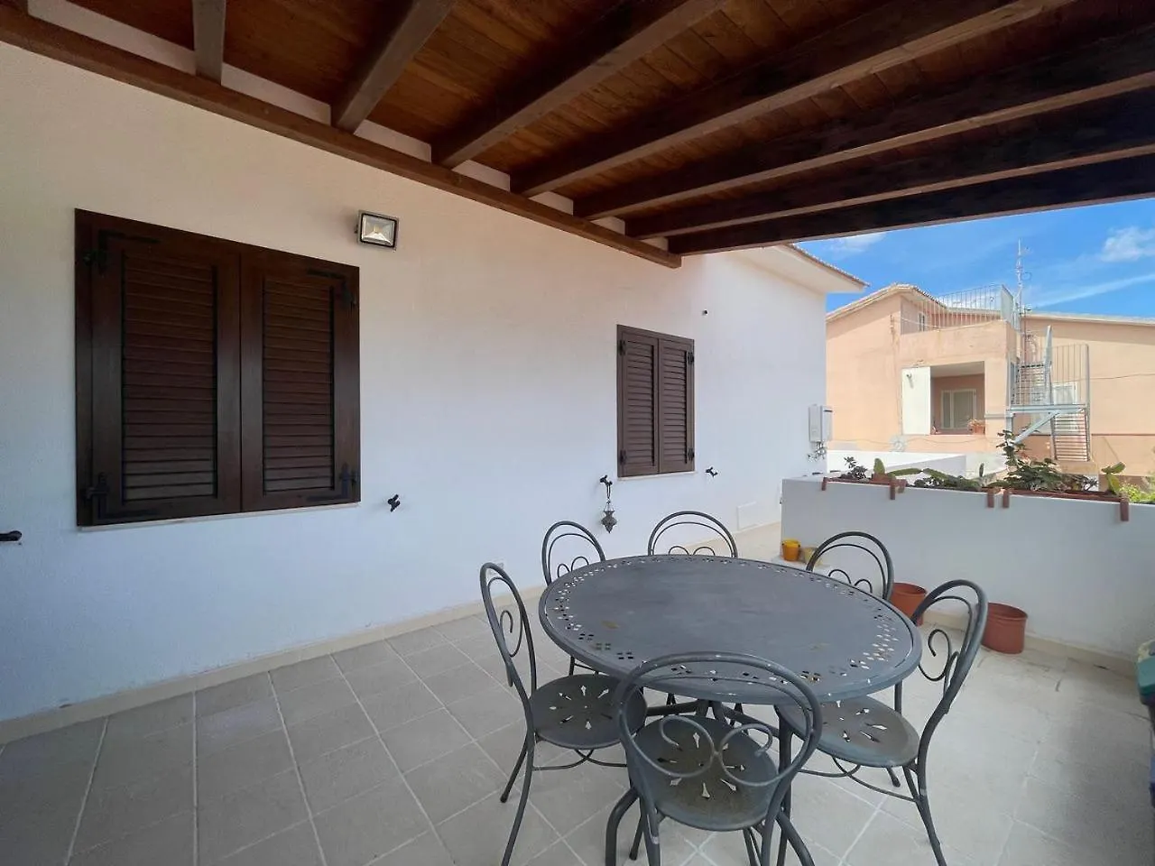 דירות בודוני H 51 Family House